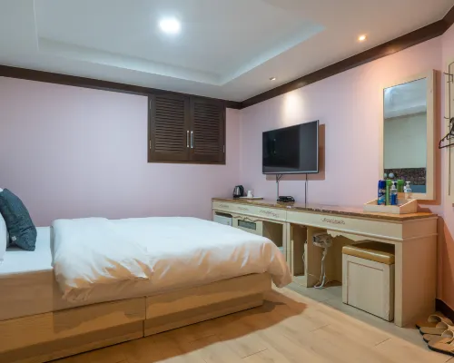 Hotel Jago Hotels near Singil Station