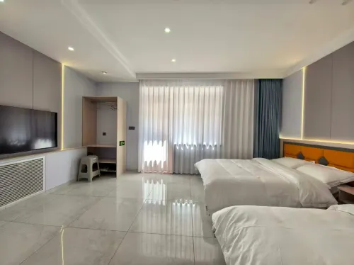 Xinfuyuan Homestay - parking