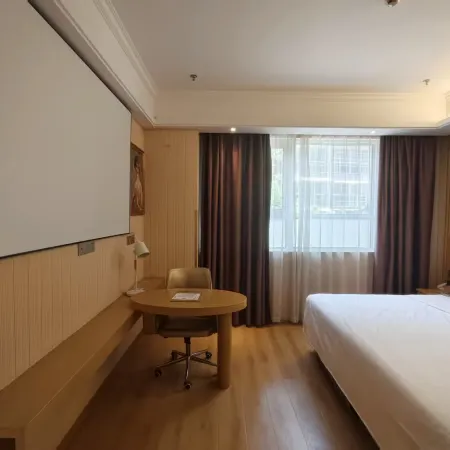 Vienna 3 Best Hotel (Xinyi Beijing Road High-speed Railway Station Store)