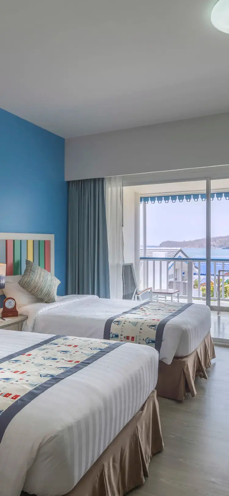 Deluxe with Partial Sea View