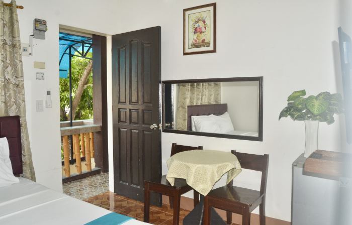 Nanette's Tourist Inn | Near Beach & Town