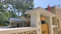 Yangjiang Biaozhuli Homestay - 2 Sao