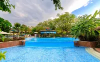 Yuxi Xinping Jia Sa Ai Lao Secret Realm Happy Valley Hotel - Pools
