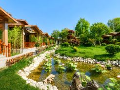 40/2000  Muyun Mountain Residence Log Cabin Garden Resort (Shangri-La Airport Branch)