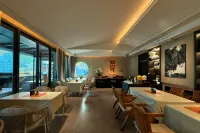 Mount Villa By T Residence (Viral infinity pool & rooftop bar | Perfect photo spot) - parking