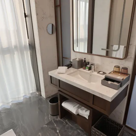 Linyi Fengming Lake Hotel