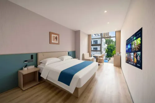 Home Inn Huayi Select Hotel (218 Space Jiulong Lake International Enterprise Headquarters Park) - parcheggio