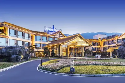 Howard Johnson Lake Serenity hot springs hotel Xichang