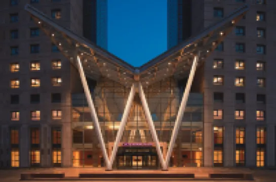 Crowne Plaza BEIJING INTERNATIONAL AIRPORT by IHG Hotels in Peking