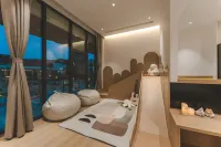 Hidden in the Countryside · Shiyan Early Spring Three Flowers Homestay (Xinghua Village) - Pools