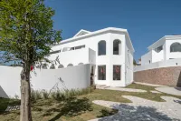 蜜悅·深セン藍白聖島懸崖泡池美宿 東江縦隊司令部跡地周辺のホテル