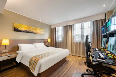 Yue Gaming Hotel (Shanghai Zhoupu Xiaoshanghai Pedestrian Street) Hotels near Zhening Association