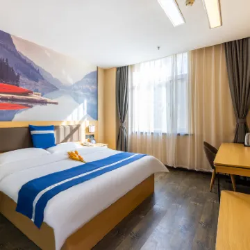 Kaida Light Hotel (Lanzhou West High-speed Railway Station Tumendun Subway Station) Hotels near Lanzhou Old Street