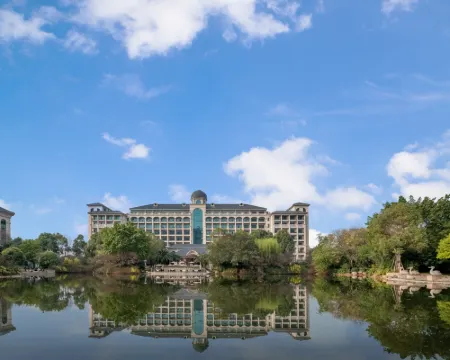 Evergrande World MICE Center Hotel di Jintang County