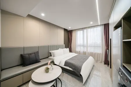 Guodi Hotel (Shanghai Hangtou Subway Station)