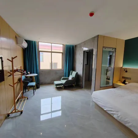 Lingshan Jinbai Hotel (Luwu Town)