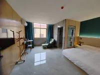 Lingshan Jinbai Hotel (Luwu Town)