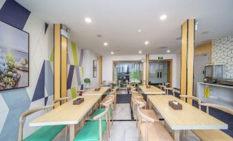 Vatica Hotel (Feidong Yuzhou Central Plaza Guiwang Subway Station)