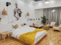Yue Yue Yue Movie Homestay (Yue Yintai City Wanda Plaza)