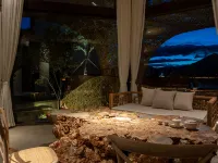 VENTO · Sunlit Golden Peak Lake View Vacation Hotel Hotels in Lijiang