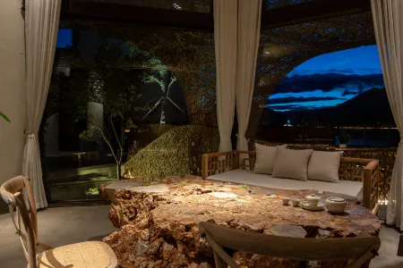 Yundu · Xueshan Lake View Guesthouse (Lijiang Qingxi Rizhao Jinshan view store) Отели рядом с достопримечательностью «The Ancient Town of Shuhe»