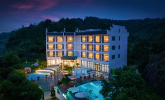 Guanxun Light Luxury Resort (Qiandao Lake Scenic Area Store)