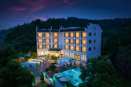 Guanxun Light Luxury Resort (Qiandao Lake Scenic Area Store) Отели рядом с достопримечательностью «The Qxtd Lion Ctiy»