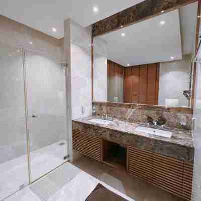 Phuket sirey villa on the cliff beach Rooms