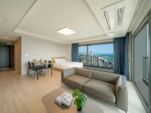 Sokcho I-Park Suite Hotel & Residence Hotels near Yeongnangho