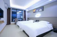 Enjoy Theme Hotel - parking