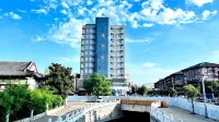 H Hotel (Xuchang Caowei Ancient City Pang Donglai People's Branch) Hotels in der Nähe von Software Vocational and Technical College of Xuchang University