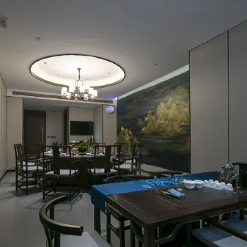 Pingdingshan Liyun Fenglong Hotel
