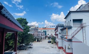 Midi Hotel - Housity