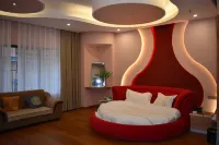 Ceheng Evening Peak Theme Hotel
