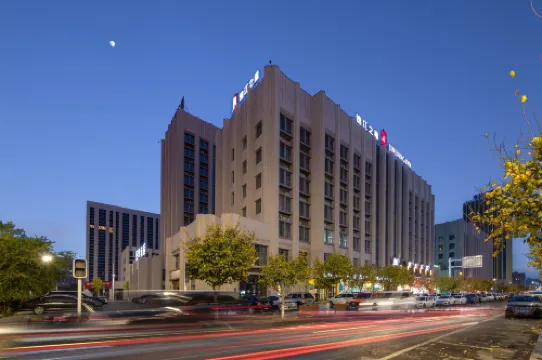 Jinjiang Inn (Karamay Petroleum Building Bairui Plaza)