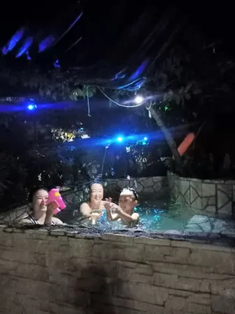 Jintang Pengjiawan Hotel Отели рядом с достопримечательностью «Yu Palace»