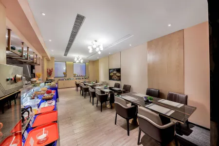 Layton Garden Inn Dongguan Fenggang Longfeng Villa Отели рядом с достопримечательностью «Yanhu Park»