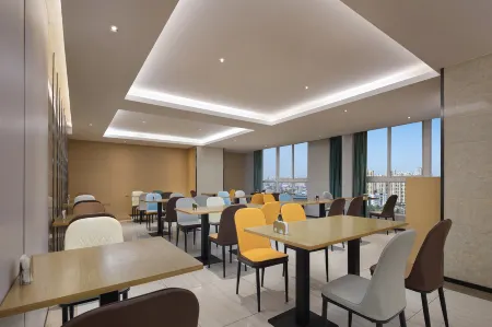 Galaxy Holiday Hotel (Ningxiang Jinzhou Avenue No.1 Middle School) Отели в г. Нинюань