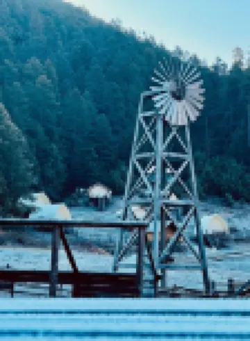 Thirteen Degree Wind Four Seasons Tent Camp