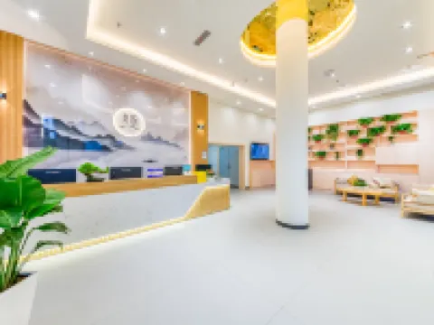 Jiangshang Lingyun · Qingwan Hotel (Zhanggong Bridge Shangzhongshun Gourmet Street) Hotel di Leshan