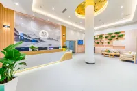 Jiangshang Lingyun·Qingwan Hotel (Leshan Giant Buddha Zhanggongqiao Food Street)