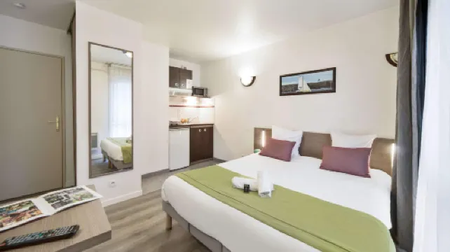 Comfort Aparthotel Versailles Saint-Cyr-l'Ecole - parking