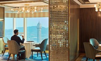 The Grand Suites at Four Seasons