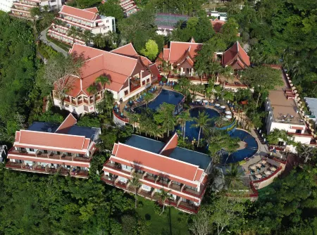Novotel Phuket Resort Отели рядом с достопримечательностью «COCO KAMALA»