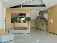 IU Hotel Ulanqab Liangcheng Branch Hoteles en Liangcheng