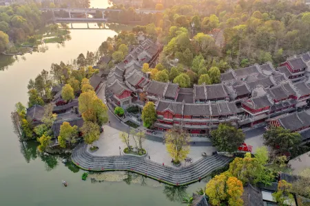 Chongqing Bishan Seclusive Life Hotel Отели рядом с достопримечательностью «Chongqing Machinery and Electronics Polytechnic College»