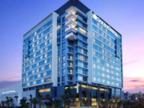 DoubleTree by Hilton Jakarta Kemayoran Hotels near Sea World Ancol
