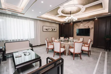 Longcheng International Hotel