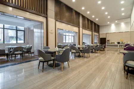 Lifeng Hotel, Changsha Ningxiang Municipal Government Branch Отели рядом с достопримечательностью «Former Residence of Liu Shaoqi»