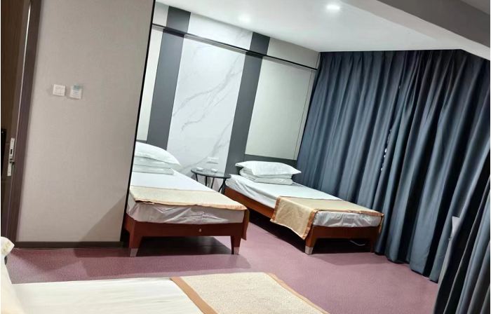Dongning Hualong Hotel